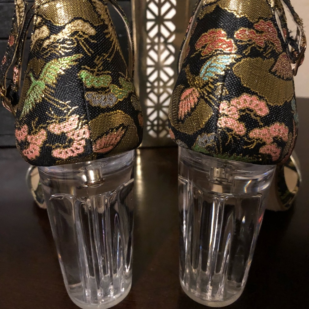 SOLD!Size 8 Woman Shoes with Clear Heel - Picture 3 of 3